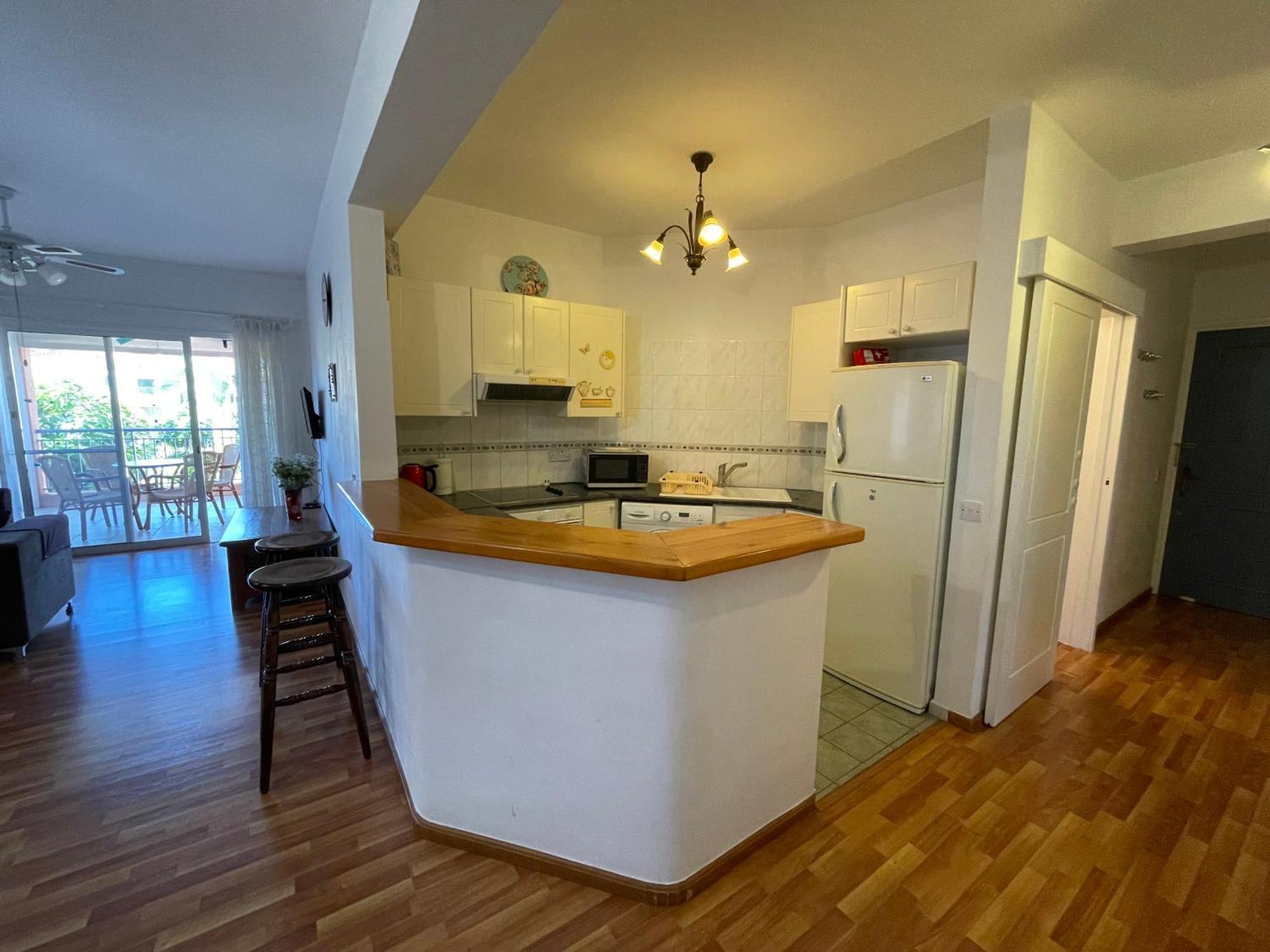 Limnaria Gardens Two Bedroom Apartment With Balcony Paphos Exterior photo