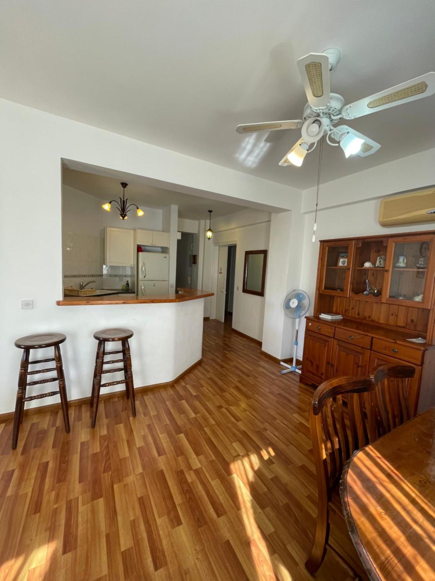 Limnaria Gardens Two Bedroom Apartment With Balcony Paphos Exterior photo