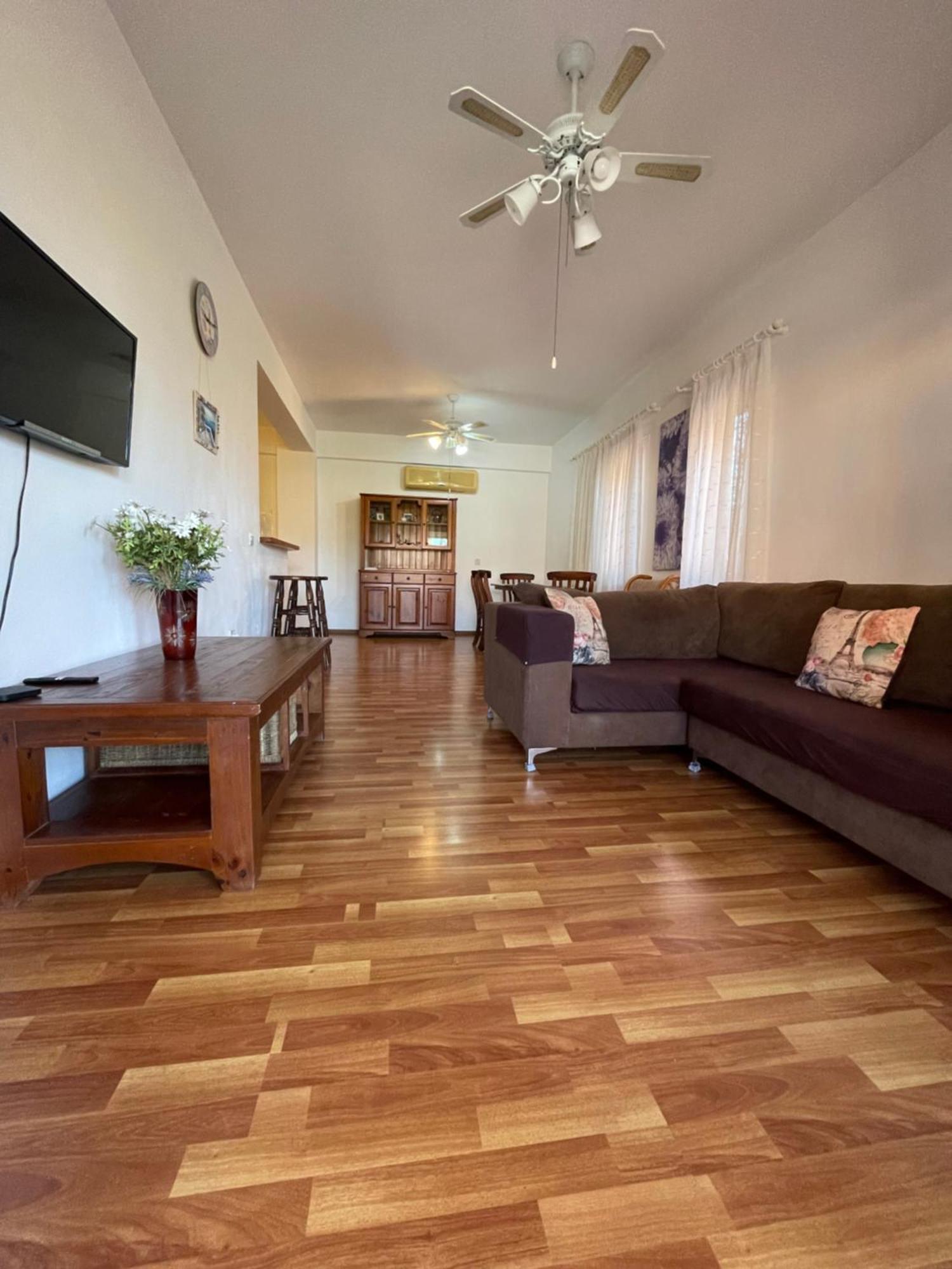 Limnaria Gardens Two Bedroom Apartment With Balcony Paphos Exterior photo