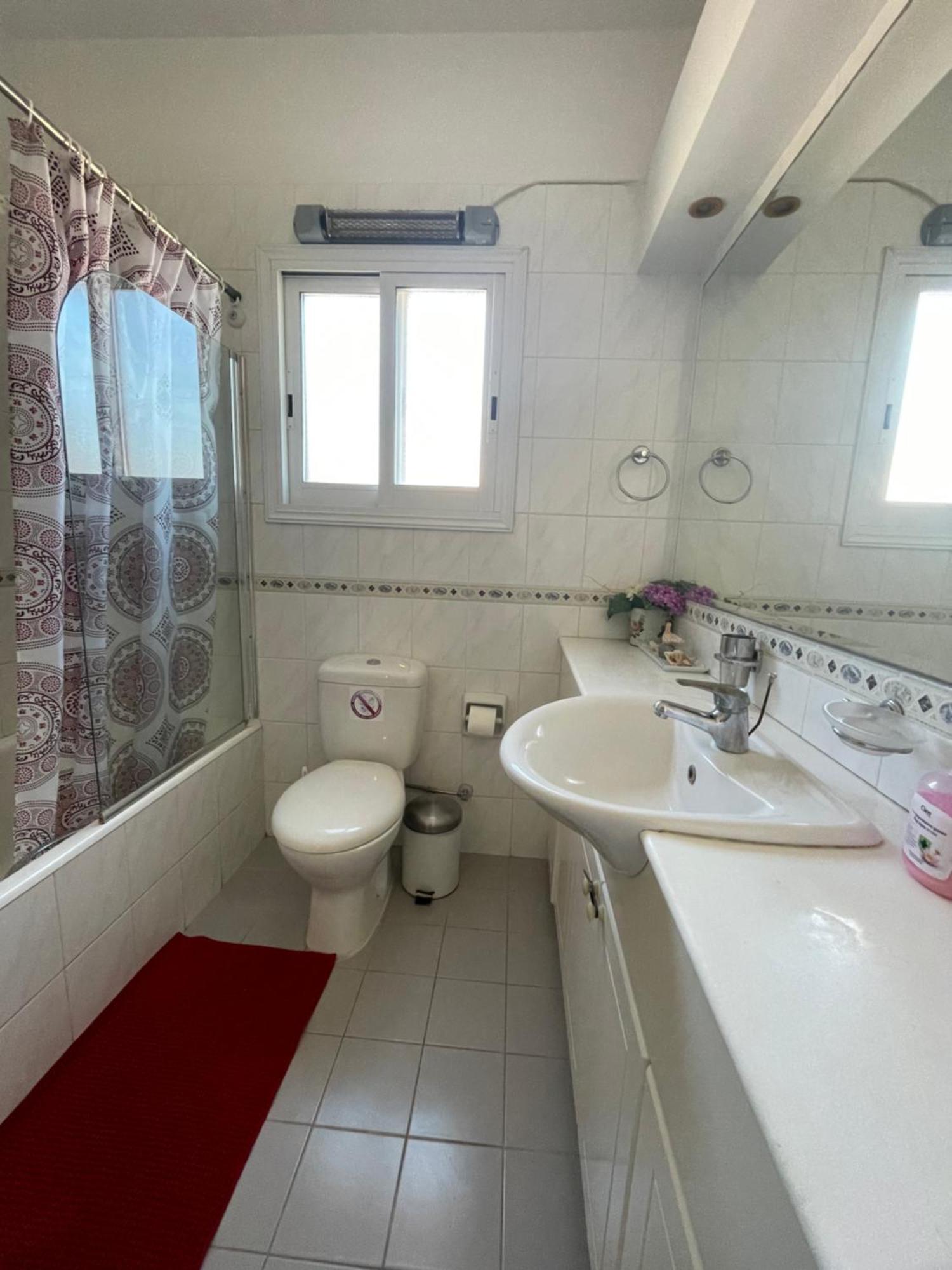 Limnaria Gardens Two Bedroom Apartment With Balcony Paphos Exterior photo