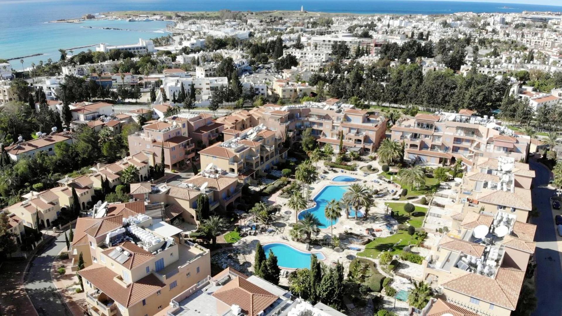 Limnaria Gardens Two Bedroom Apartment With Balcony Paphos Exterior photo